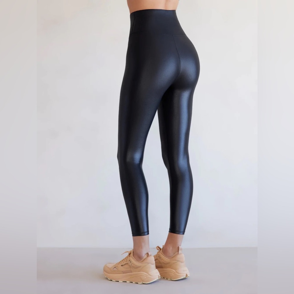 NWOT Carbon 38 Best Selling Takara Shine Leggings Navy